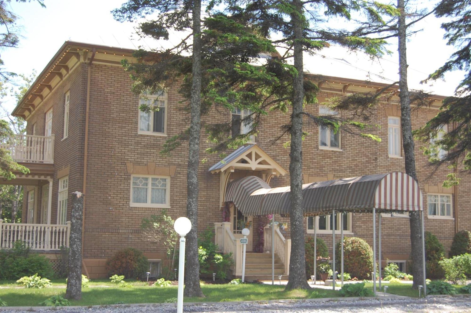 Auberge La Seigneurie Matane Exterior photo