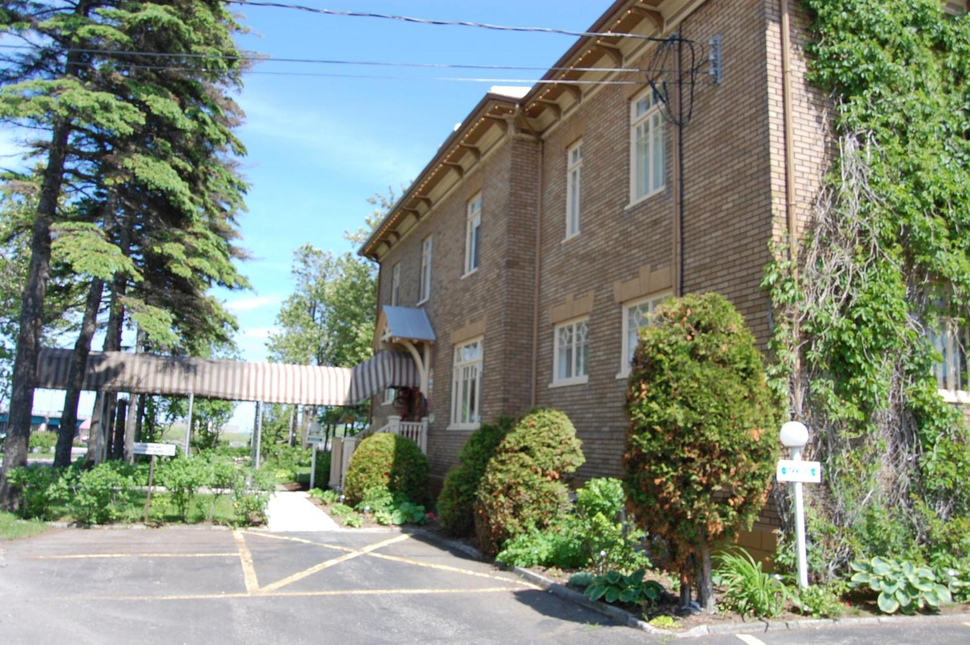 Auberge La Seigneurie Matane Exterior photo