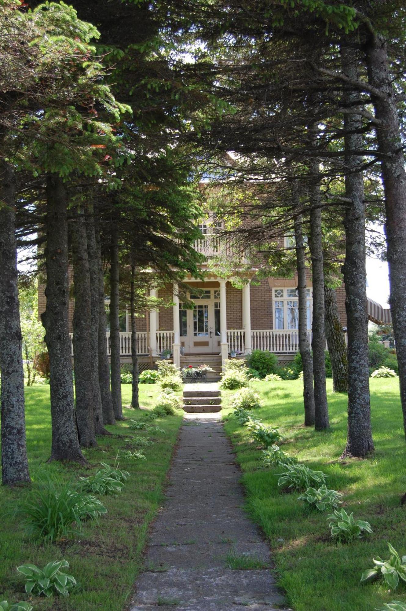 Auberge La Seigneurie Matane Exterior photo